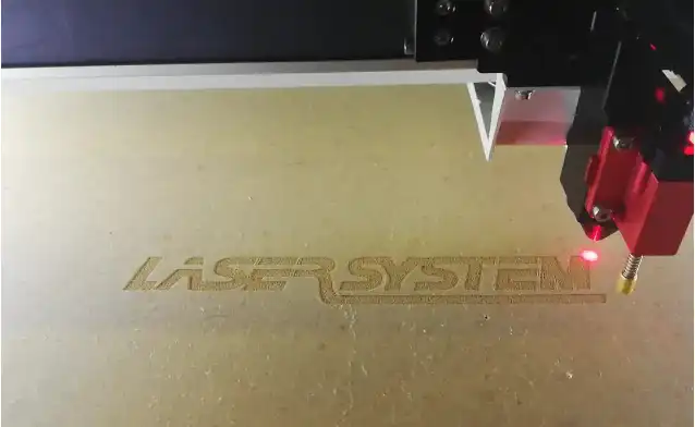 Gravure d&rsquo;enseignes à la découpe laser